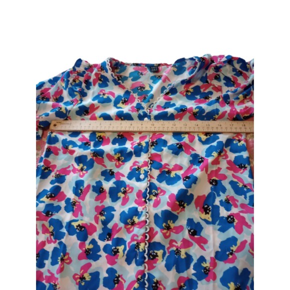 Shein Woman's Size Small Floral Blouse - Picture 3 of 5